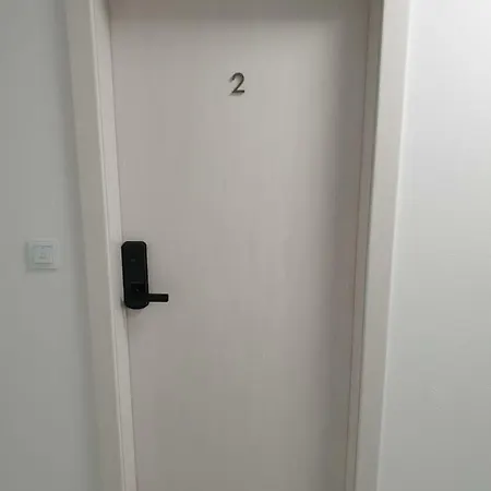 アパート Urban ポプラト